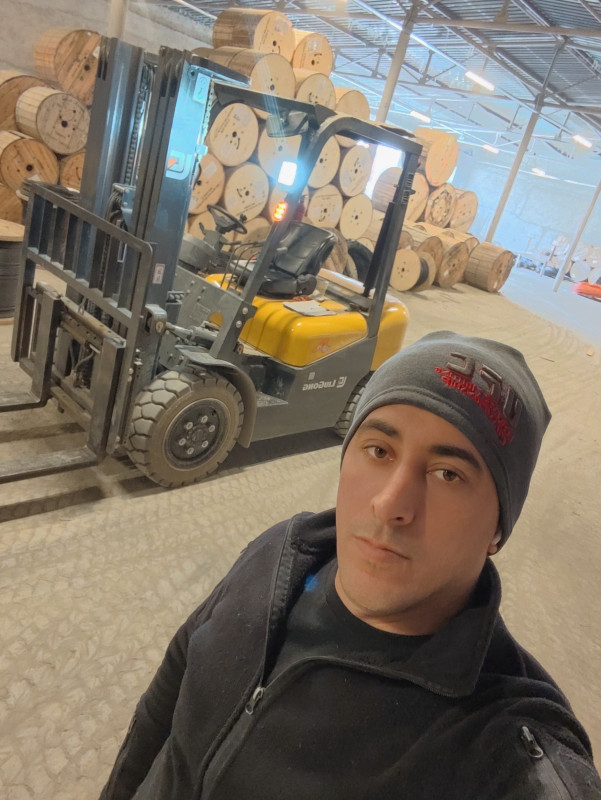 Avtokar forklift sürücüsü Salam. Avtokar forklift sürücüsü sertifikat pravam var əgər