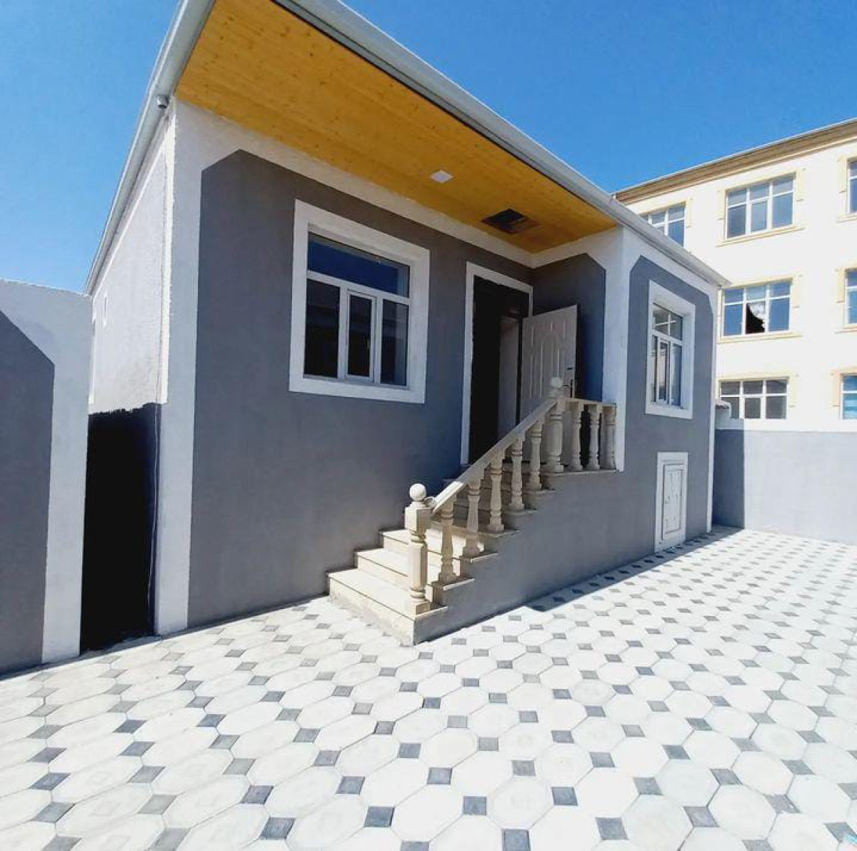Həyət evi Suraxanı rayonu Hövsan qes. maşın bazarın arxasında 2.5