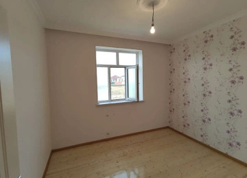 Qaradag rayon Qobu qes kruqa yaxin yolun qiraginda ev