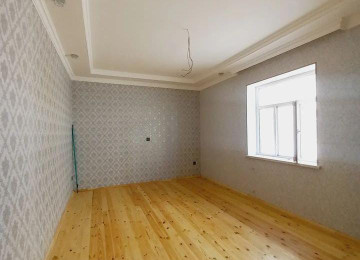 Suraxanı rayonu Hövsan qes. maşın bazarın arxasında 2.5