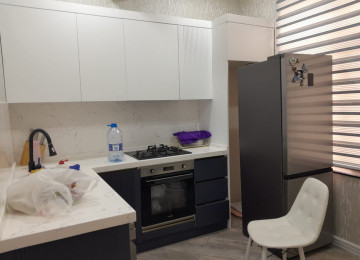 Şəhərin mərkəzində Azadlıq prosbekti 79 28 may metrosundan