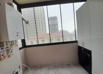 Şəhərin mərkəzində Azadlıq prosbekti 79 28 may metrosundan