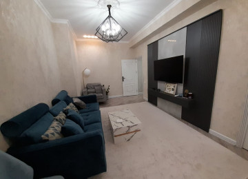 Şəhərin mərkəzində Azadlıq prosbekti 79 28 may metrosundan