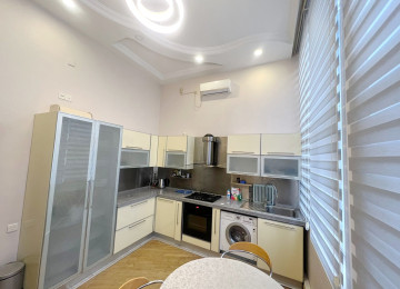 Nizami kucesi, Grand Marketin yaxinliqinda yerlesen yasayis