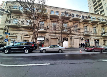 Nizami kucesi, Grand Marketin yaxinliqinda yerlesen yasayis