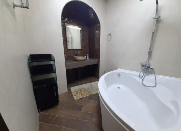 Nizami kucesi, Grand Marketin yaxinliqinda yerlesen yasayis