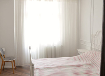 Yeni Yasamalın mərkəzində, bazarstore mağazasının üstündəki