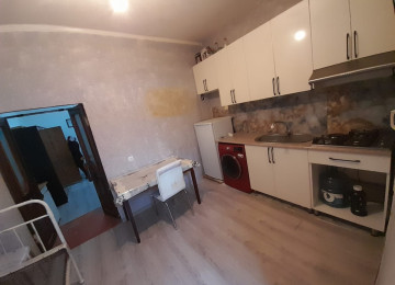 Nərimanov rayon Ceyhun Hacıbəyli küçəsində Bravo marketin