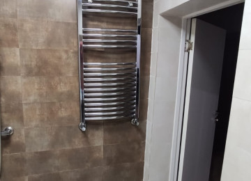 Yeni Yasamalın mərkəzində, bazarstore mağazasının üstündəki