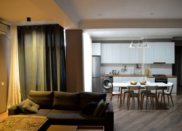 Yeni Yasamalın mərkəzində, bazarstore mağazasının üstündəki