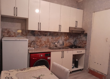 Nərimanov rayon Ceyhun Hacıbəyli küçəsində Bravo marketin