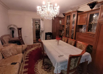 Gəncə şəh.Gülüsdan qəs.14 nömrəli məktəb yaxınlıqında.(