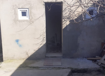 masdagada kirov dairesine cox yaxin mesafede 1.5 sotda orta