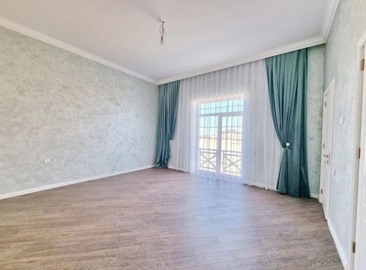 Villa Merdekanda Qowa qalanin arxasi 11 sot kupcali 500 kv 7 otaq