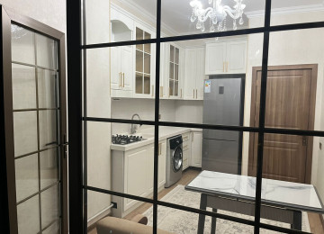 Nəsimi rayonu 28 may metrosunun yanı 3 otaqlı mənzil