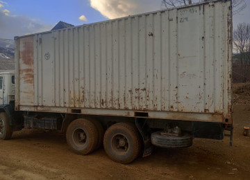 Kontenyer 6.65 sm eni 2.40 hündürlük 2.40 sm. Qiyməti 3000