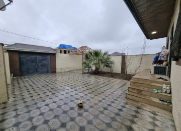 Məhəmmədli qəsəbəsi 2,5 sotda 110 kvm.3 otaqli,kursulu,tam