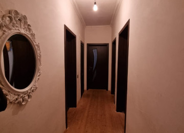 Məhəmmədli qəsəbəsi 2,5 sotda 110 kvm.3 otaqli,kursulu,tam