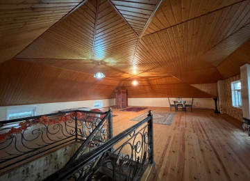 Ramani Sovxozla Gulculuyun kesişmesinde 10 sotda,300kvm.10