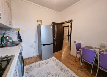 Məhəmmədli qəsəbəsi 2,5 sotda 110 kvm.3 otaqli,kursulu,tam