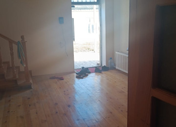 Məhəmmədli qəsəbəsi 4 sotda 240 kvm.7 otaqli,tam temirli ev