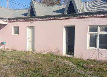 Məhəmmədli qəsəbəsi 4 sotda 240 kvm.7 otaqli,tam temirli ev