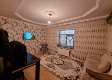 Məhəmmədli qəsəbəsi 2,5 sotda 110 kvm.3 otaqli,kursulu,tam