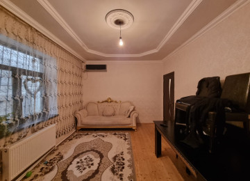 Məhəmmədli qəsəbəsi 2,5 sotda 110 kvm.3 otaqli,kursulu,tam