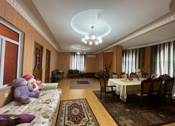 Ramani Sovxozla Gulculuyun kesişmesinde 10 sotda,300kvm.10