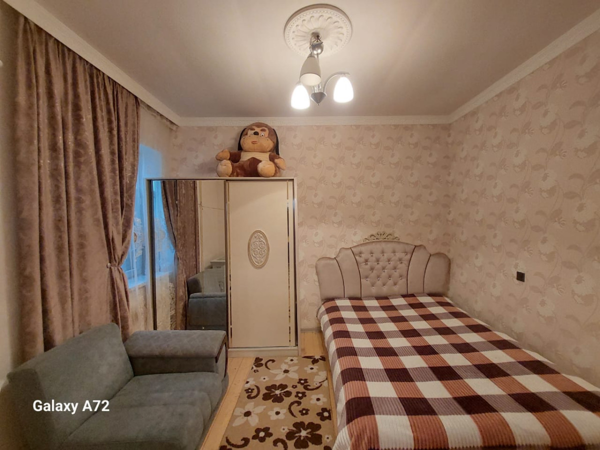 Binə həyət evi Bine Qesebesi Ulvu Ticaret Merkeznin 218 Nomreli Mektebin