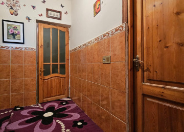 XIRDALANDA MERKEZI YOLA YAXIN 4OTAQ 1STUDYA METBEXT DAXIL