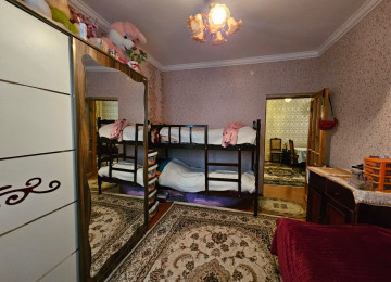 XIRDALANDA MERKEZI YOLA YAXIN 4OTAQ 1STUDYA METBEXT DAXIL