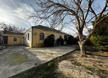 Ramana qesebesinde 22 sayli mektebe,yola,marşurut yaxin