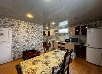 Ramana qesebesinde 22 sayli mektebe,yola,marşurut yaxin