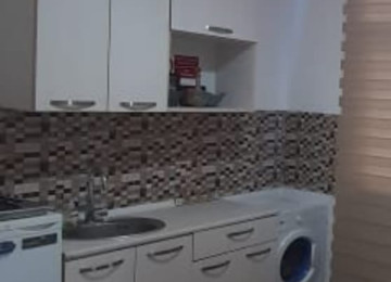 Əlave 22 AZN TV haqqı + komunal ( ancag lift ve zibil