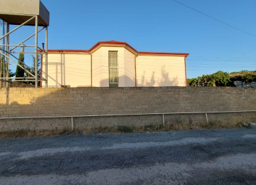 1 ci mertebede 2 otaq,metbex,hamam ayri, ayaqyolu ayri 2 ci