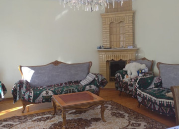 1 ci mertebede 2 otaq,metbex,hamam ayri, ayaqyolu ayri 2 ci