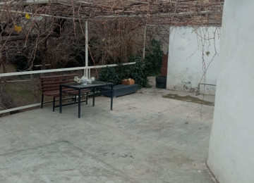 Kesle qesebesi turkmen kucesinde yerlesen heyet evi