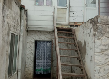 Kesle qesebesi turkmen kucesinde yerlesen heyet evi