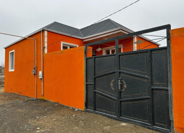 Ramani sovxozda 2 sotda 100 kvm.sahesi olan 3 otaqli