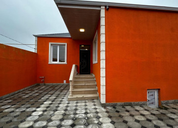 Ramani sovxozda 2 sotda 100 kvm.sahesi olan 3 otaqli