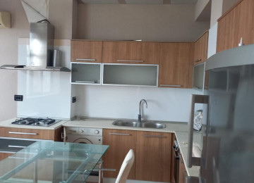 Mansard Duplex Menzil satılır 7 otaqlí te'mirli ve mebelli