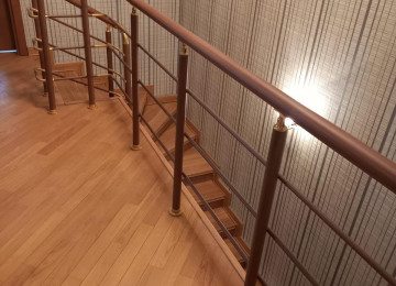 Mansard Duplex Menzil satılır 7 otaqlí te'mirli ve mebelli