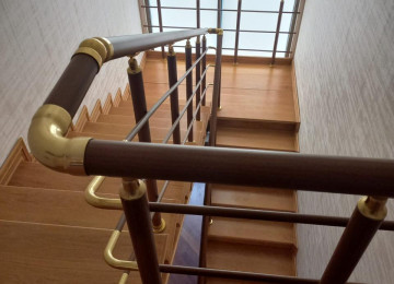 Mansard Duplex Menzil satılır 7 otaqlí te'mirli ve mebelli