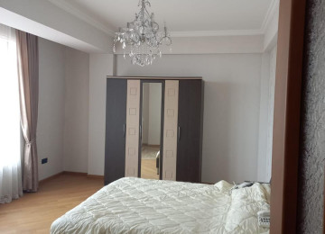 Mansard Duplex Menzil satılır 7 otaqlí te'mirli ve mebelli