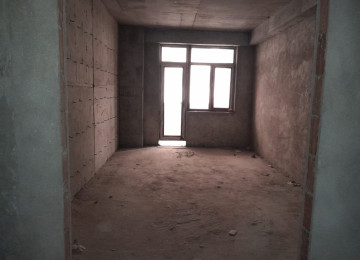 Şəhərin mərkəzində Nəsimi rayonu Mirəli Qaşqay 24 kücəsində