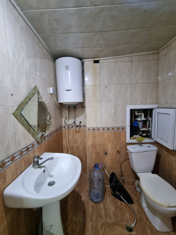 Mehemmedlide esas yoldan lap az Mehemedli qesebesinde esas şəhər yolundan 200 mt