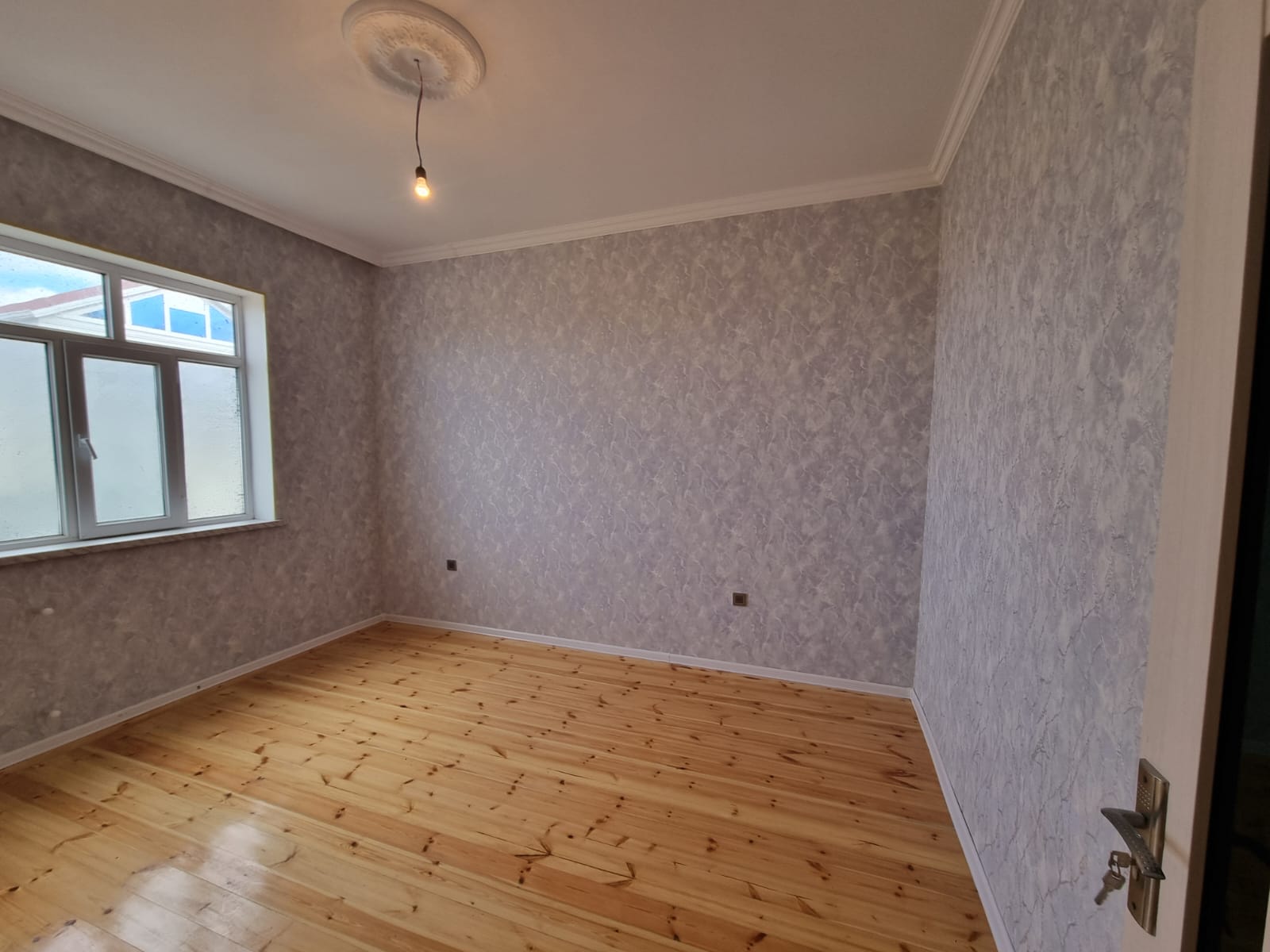 Zabrat Mehemmedli yolu daireye catmamis 2 sotda 120 kvm.4