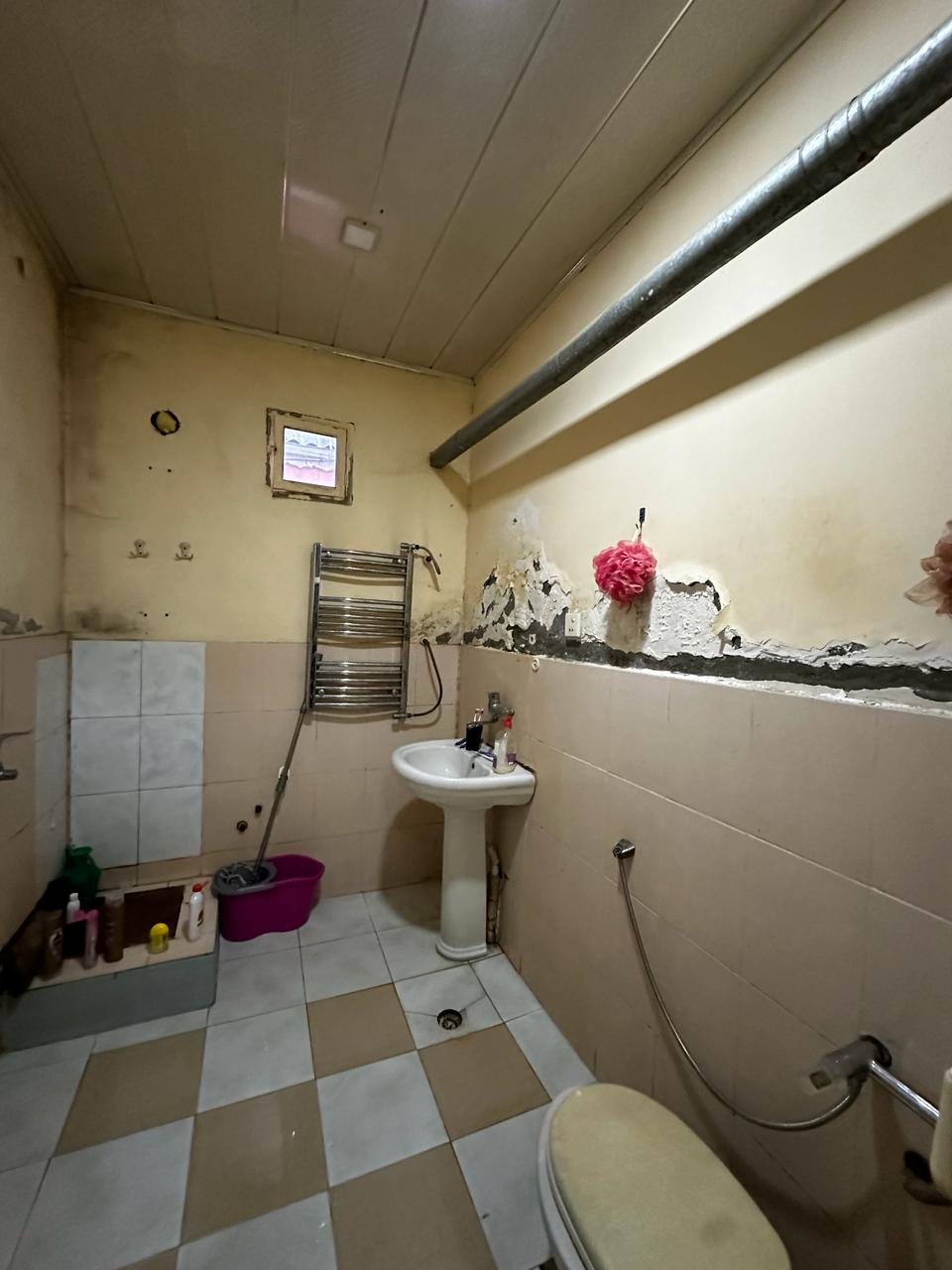 Ramana Gülçülükdə 2 sotda 90kvm.3 otaqli olan ev təcili