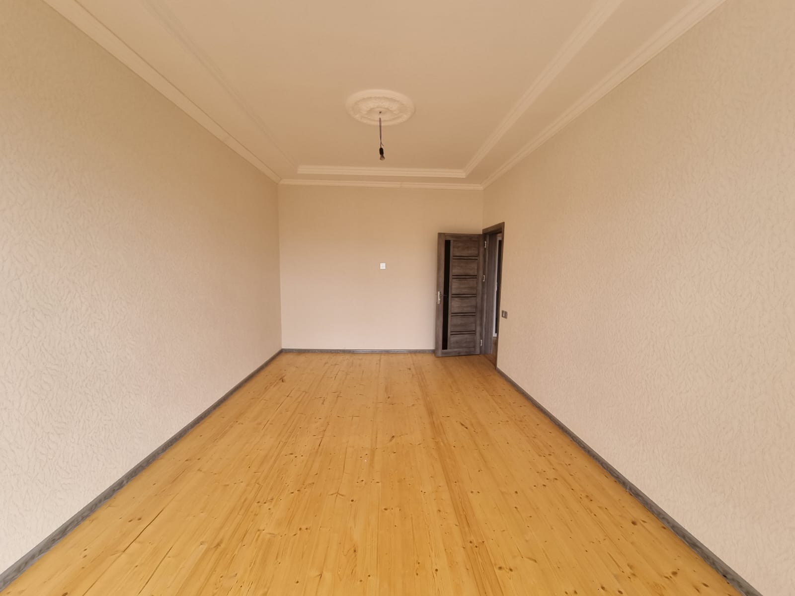 Zabrat Mehemmedli yolu daireye catmamis 2 sotda 120 kvm.4